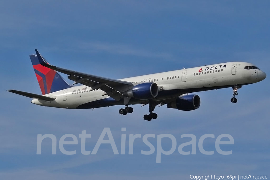 Delta Air Lines Boeing 757-232 (N658DL) | Photo 68140