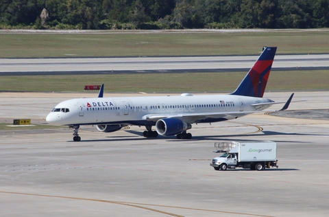 Delta Air Lines Boeing 757-232 (N658DL) at  Tampa - International, United States