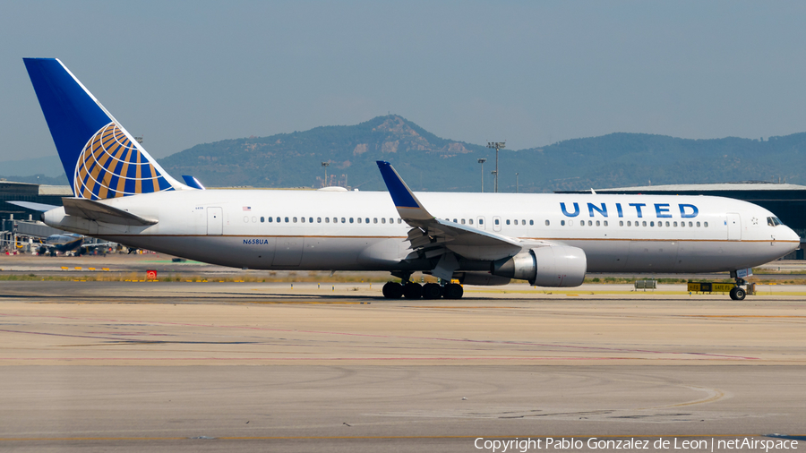 United Airlines Boeing 767-322(ER) (N658UA) | Photo 343886