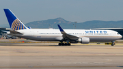 United Airlines Boeing 767-322(ER) (N658UA) at  Barcelona - El Prat, Spain