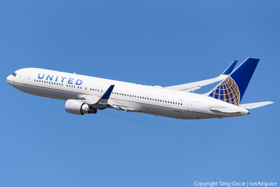 United Airlines Boeing 767-322(ER) (N658UA) | Photo 598715
