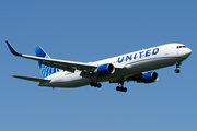 United Airlines Boeing 767-322(ER) (N658UA) at  London - Heathrow, United Kingdom