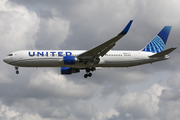 United Airlines Boeing 767-322(ER) (N658UA) at  London - Heathrow, United Kingdom