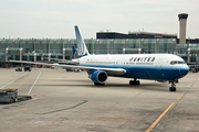 United Airlines Boeing 767-322(ER) (N658UA) at  Chicago - O'Hare International, United States