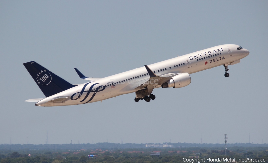 Delta Air Lines Boeing 757-232 (N659DL) | Photo 617691