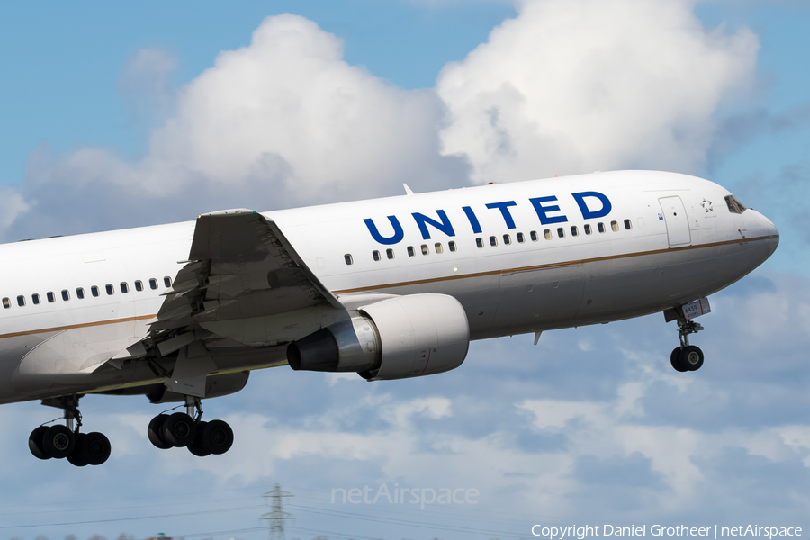 United Airlines Boeing 767-322(ER) (N659UA) | Photo 116115