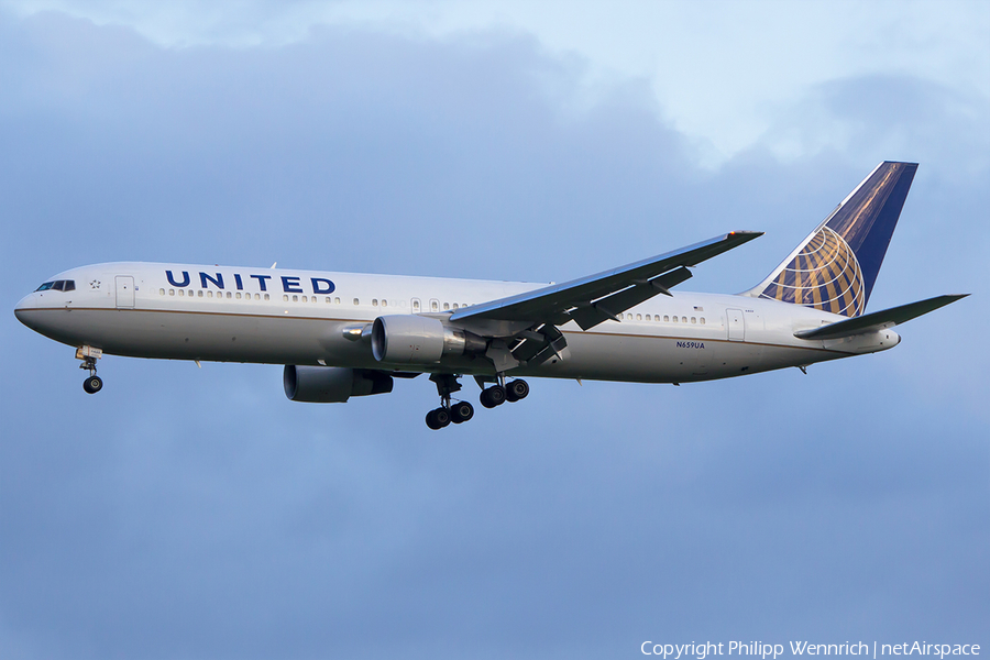 United Airlines Boeing 767-322(ER) (N659UA) | Photo 117820