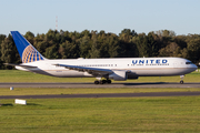 United Airlines Boeing 767-322(ER) (N659UA) at  Hamburg - Fuhlsbuettel (Helmut Schmidt), Germany