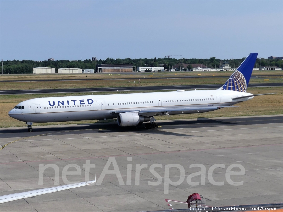 United Airlines Boeing 767-424(ER) (N66051) | Photo 255947
