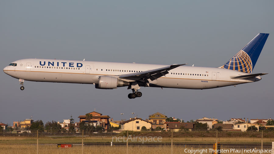 United Airlines Boeing 767-424(ER) (N66056) | Photo 194366