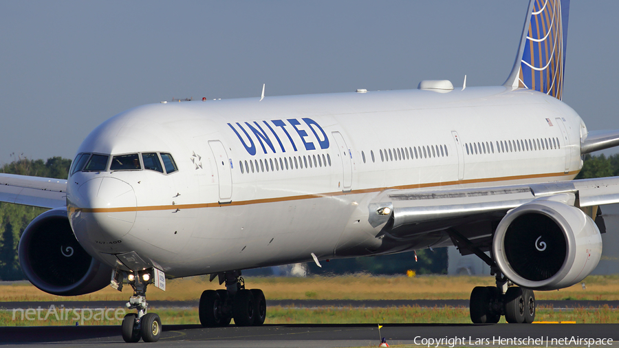 United Airlines Boeing 767-424(ER) (N66056) | Photo 250017