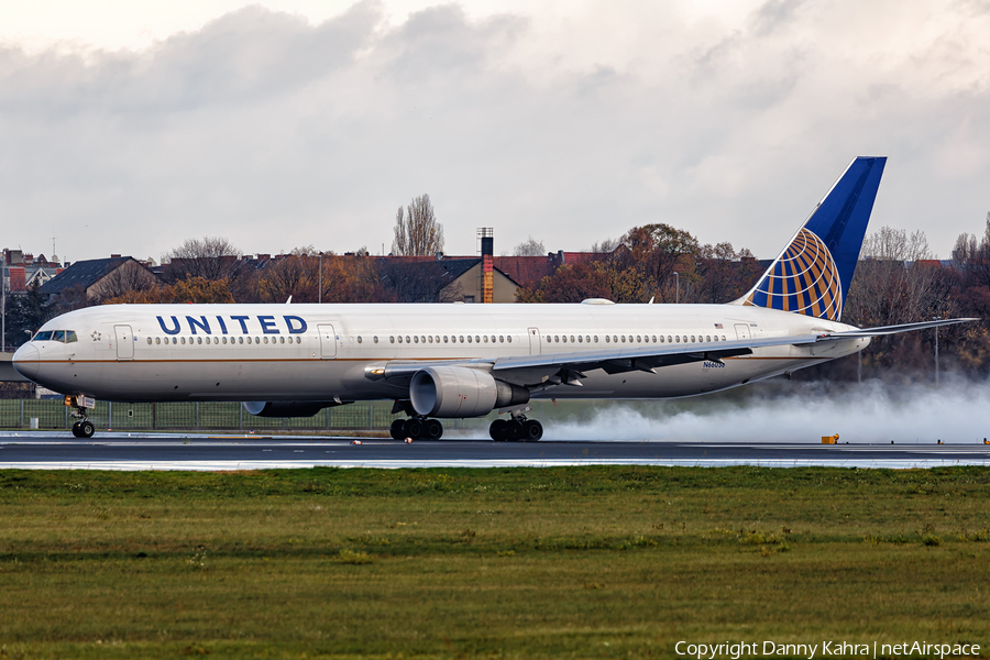 United Airlines Boeing 767-424(ER) (N66056) | Photo 90578