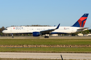 Delta Air Lines Boeing 757-232 (N660DL) at  Ft. Myers - Southwest Florida Regional, United States