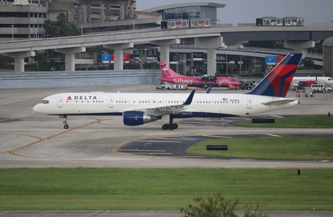 Delta Air Lines Boeing 757-232 (N660DL) at  Tampa - International, United States
