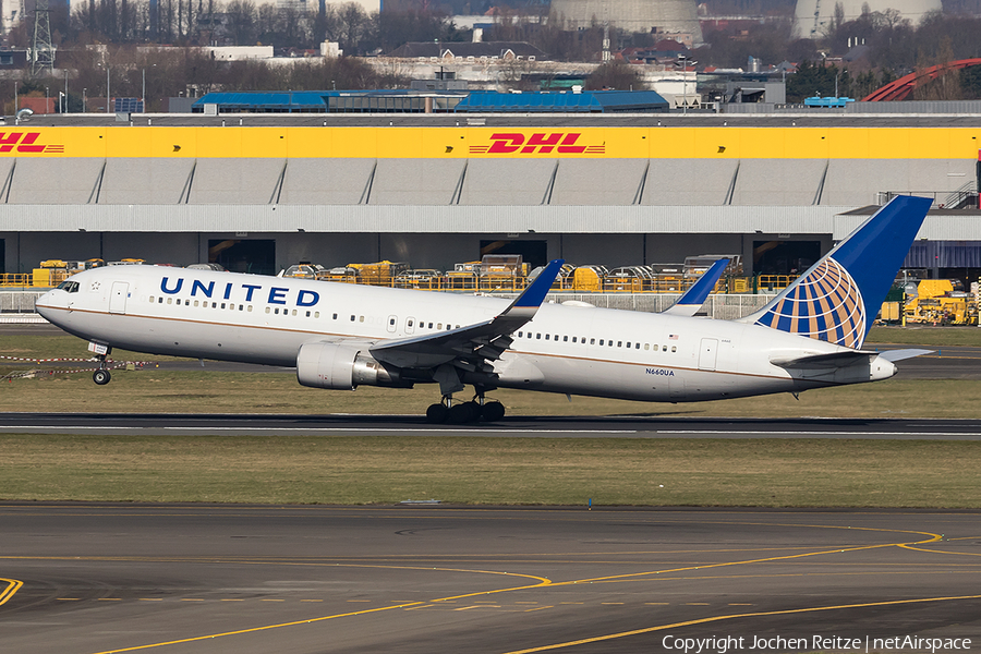 United Airlines Boeing 767-322(ER) (N660UA) | Photo 232783