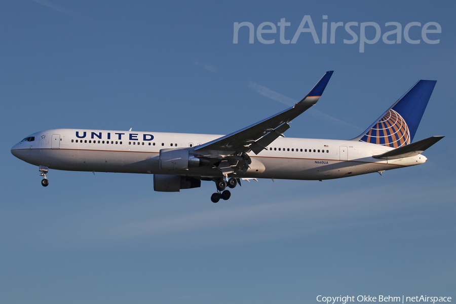 United Airlines Boeing 767-322(ER) (N660UA) | Photo 208330