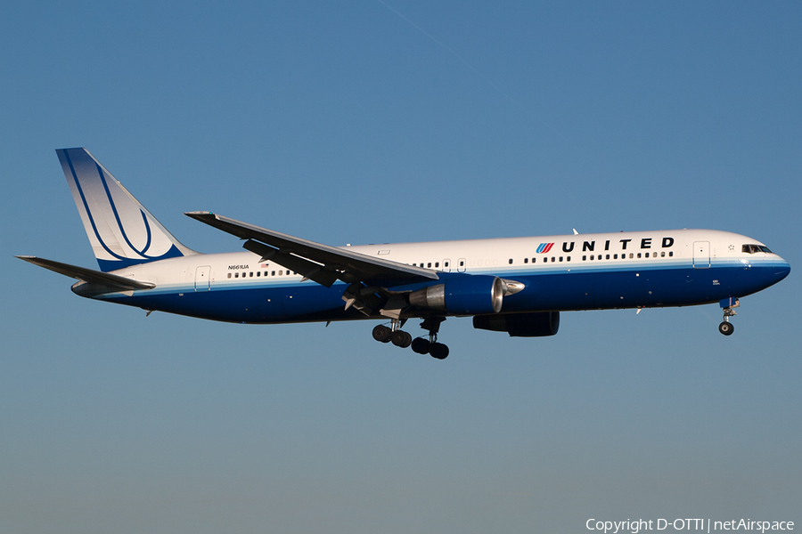 United Airlines Boeing 767-322(ER) (N661UA) | Photo 200106