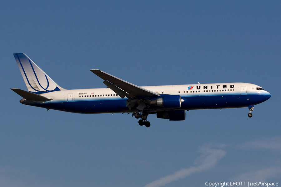 United Airlines Boeing 767-322(ER) (N661UA) | Photo 272419