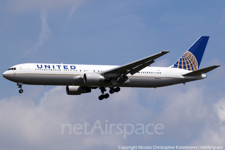 United Airlines Boeing 767-322(ER) (N661UA) | Photo 158887