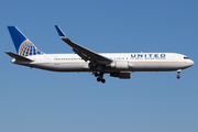 United Airlines Boeing 767-322(ER) (N661UA) at  London - Heathrow, United Kingdom