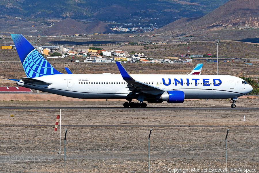 United Airlines Boeing 767-322(ER) (N661UA) | Photo 650734