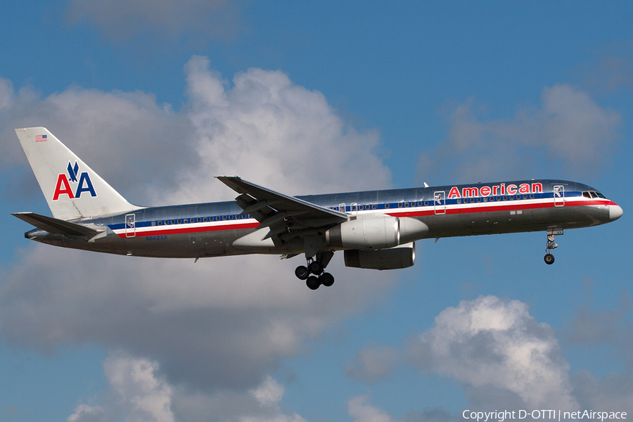 American Airlines Boeing 757-223 (N662AA) | Photo 233054