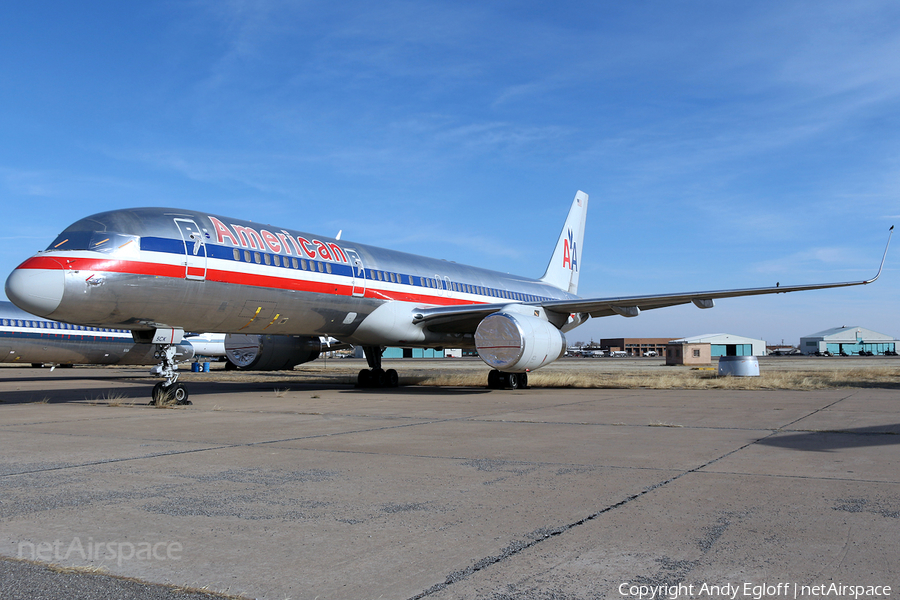 American Airlines Boeing 757-223 (N662AA) | Photo 259101