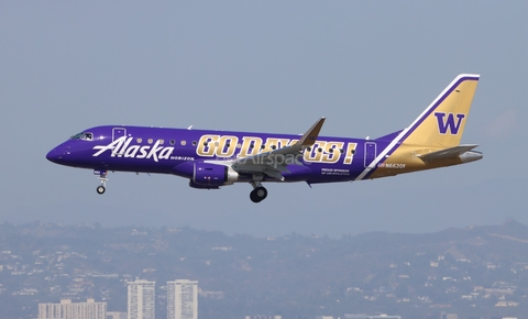 Alaska Airlines (Horizon) Embraer ERJ-175LR (ERJ-170-200LR) (N662QX) at  Los Angeles - International, United States