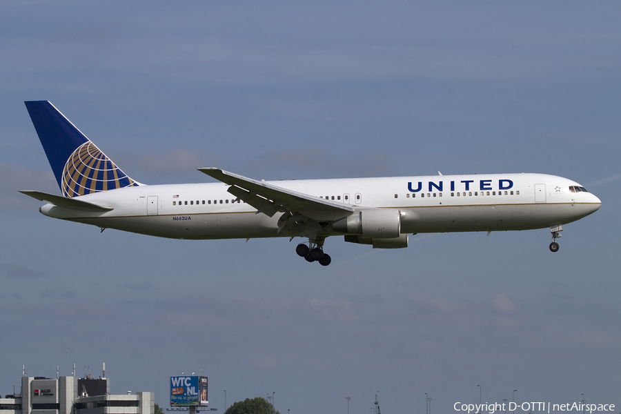 United Airlines Boeing 767-322(ER) (N662UA) | Photo 437740