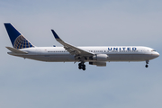 United Airlines Boeing 767-322(ER) (N662UA) at  Sao Paulo - Guarulhos - Andre Franco Montoro (Cumbica), Brazil