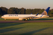 United Airlines Boeing 767-322(ER) (N662UA) at  Hamburg - Fuhlsbuettel (Helmut Schmidt), Germany