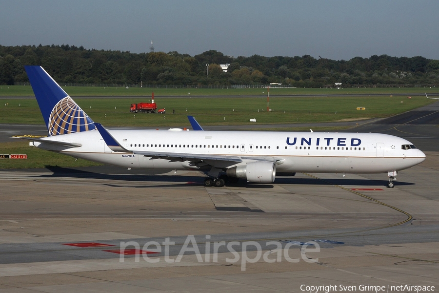 United Airlines Boeing 767-322(ER) (N662UA) | Photo 123972