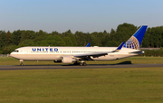 United Airlines Boeing 767-322(ER) (N662UA) at  Hamburg - Fuhlsbuettel (Helmut Schmidt), Germany