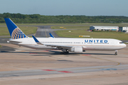 United Airlines Boeing 767-322(ER) (N662UA) at  Hamburg - Fuhlsbuettel (Helmut Schmidt), Germany