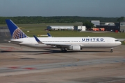 United Airlines Boeing 767-322(ER) (N662UA) at  Hamburg - Fuhlsbuettel (Helmut Schmidt), Germany