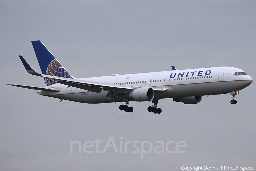 United Airlines Boeing 767-322(ER) (N662UA) | Photo 444126