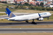 United Airlines Boeing 767-322(ER) (N662UA) at  Lisbon - Portela, Portugal