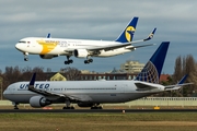 United Airlines Boeing 767-322(ER) (N662UA) at  Berlin - Tegel, Germany