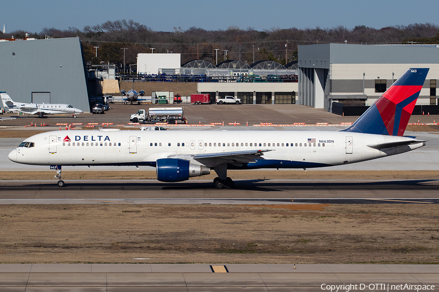 Delta Air Lines Boeing 757-232 (N663DN) | Photo 679567