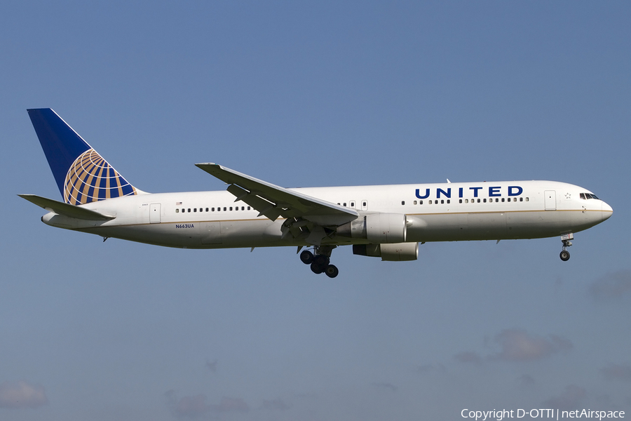 United Airlines Boeing 767-322(ER) (N663UA) | Photo 438140