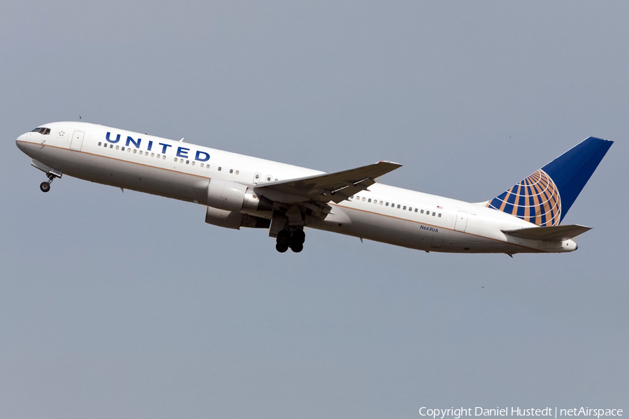 United Airlines Boeing 767-322(ER) (N663UA) | Photo 515352