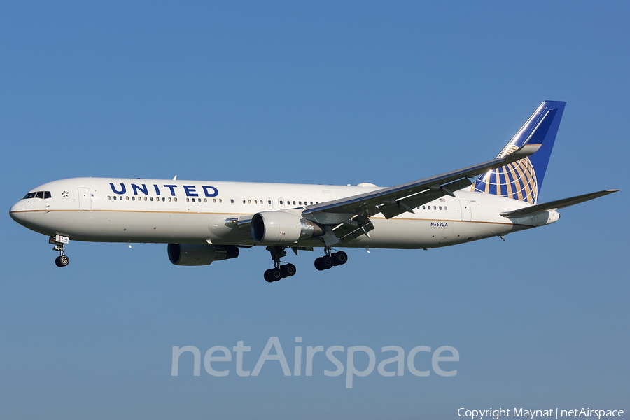 United Airlines Boeing 767-322(ER) (N663UA) | Photo 133152