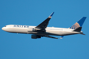 United Airlines Boeing 767-322(ER) (N663UA) at  Washington - Dulles International, United States