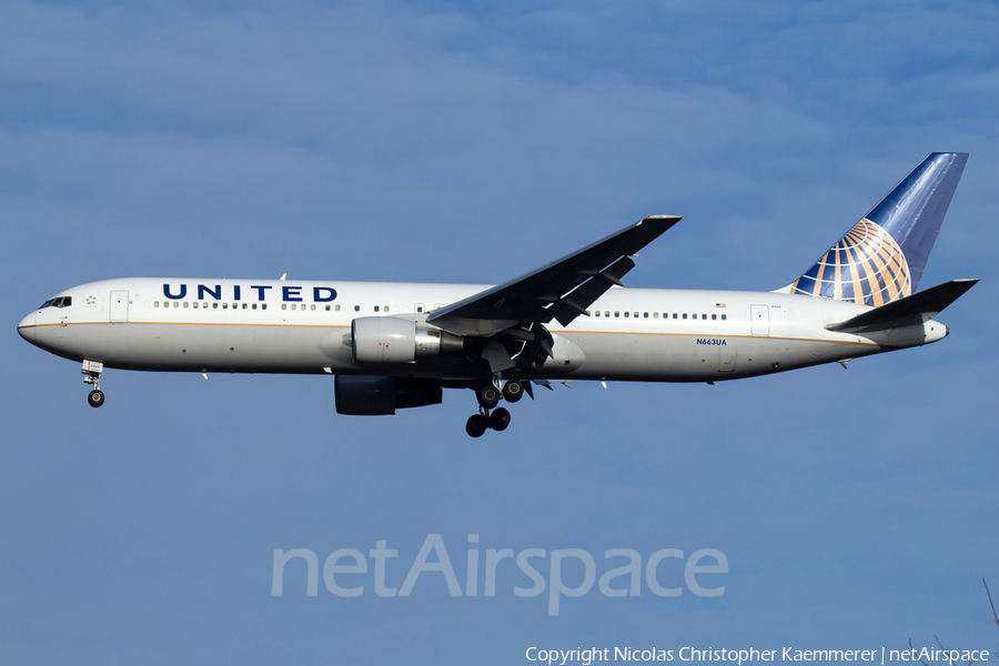 United Airlines Boeing 767-322(ER) (N663UA) | Photo 121939