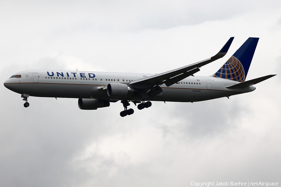 United Airlines Boeing 767-322(ER) (N663UA) | Photo 183688