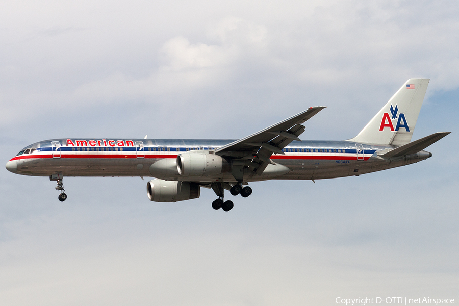 American Airlines Boeing 757-223 (N664AA) | Photo 185336