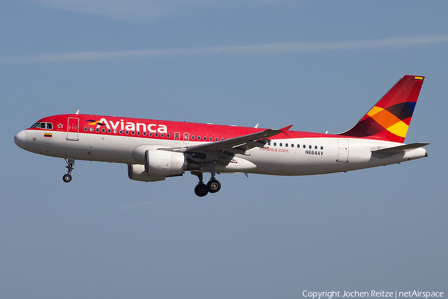 Avianca Airbus A320-214 (N664AV) | Photo 41637