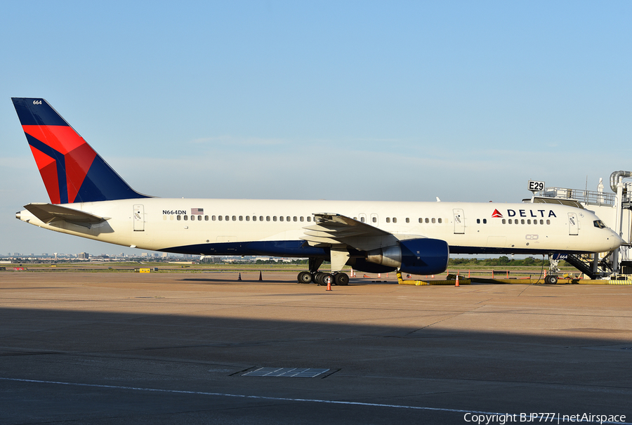Delta Air Lines Boeing 757-232 (N664DN) | Photo 245249