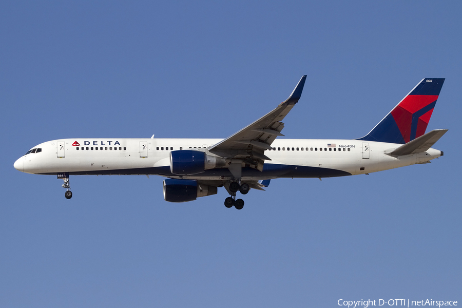 Delta Air Lines Boeing 757-232 (N664DN) | Photo 424348