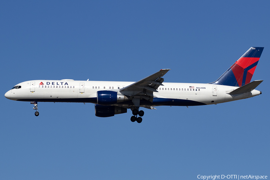 Delta Air Lines Boeing 757-232 (N664DN) | Photo 540768